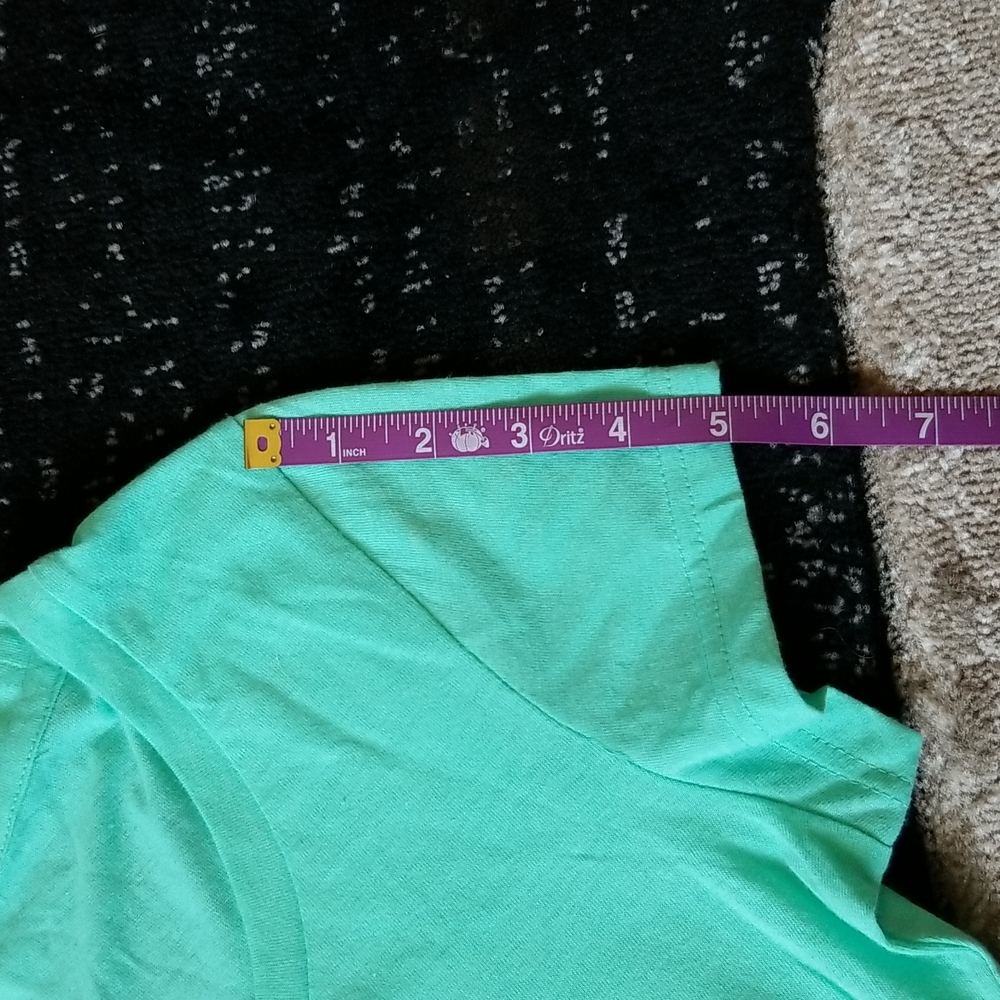 Mint green tee - Picture 4 of 4